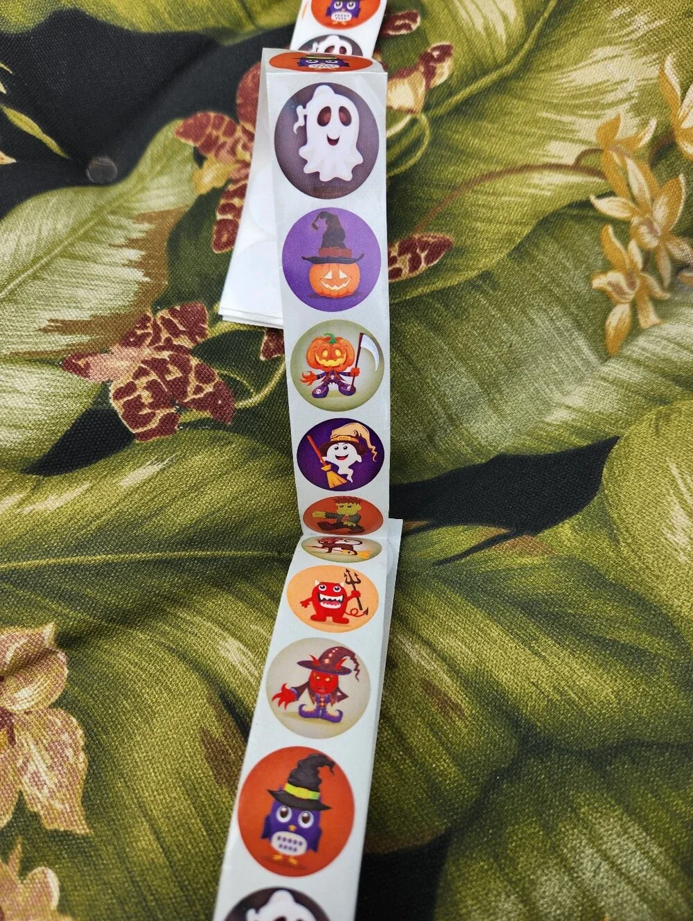 Assorted Halloween Stickers Orange & Purple 100 Count 🎃